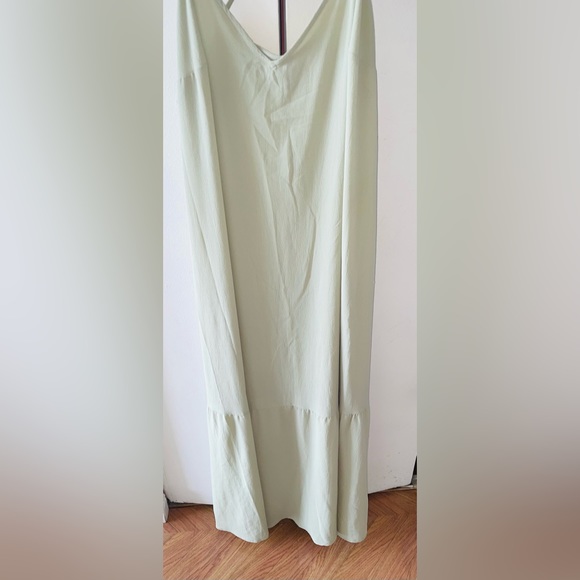 Beautiful summer dress! Worn 2 times - Picture 3 of 4